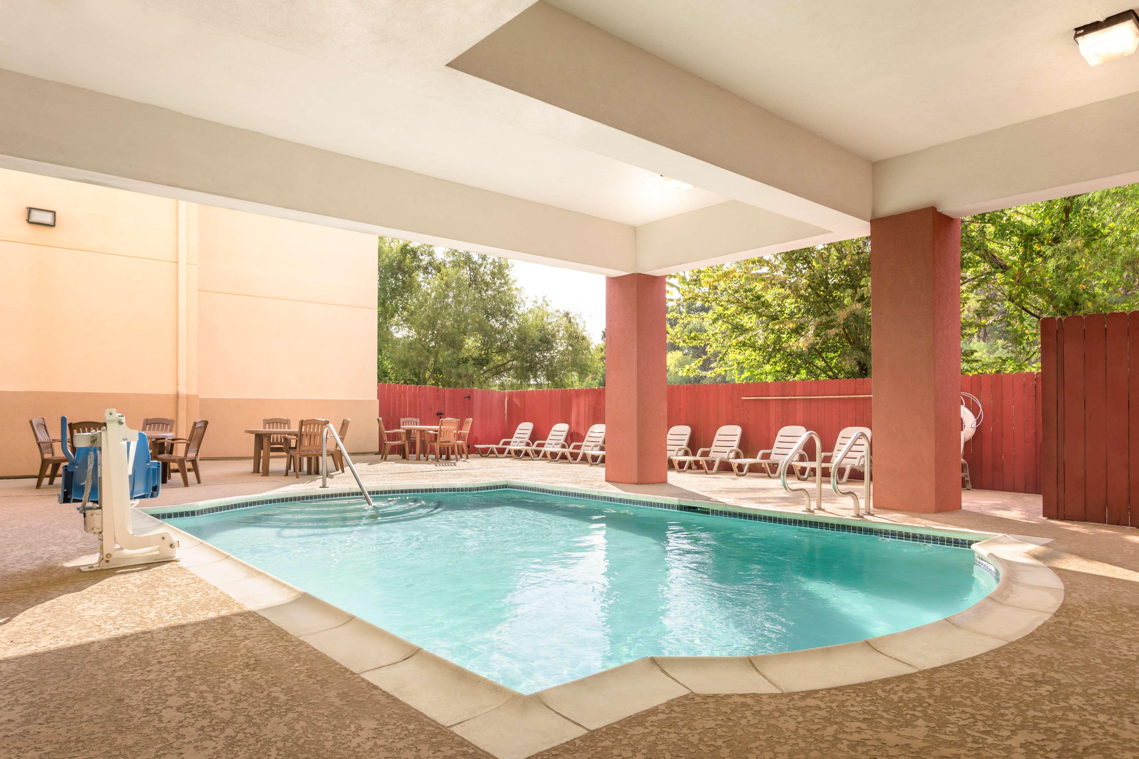 Sonesta Essential Iah Airport Jfk Boulevard - Newly Renovated Houston Bagian luar foto